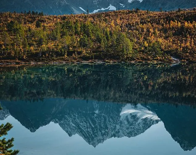 Lyngen Alps Panorama Nyaraló *